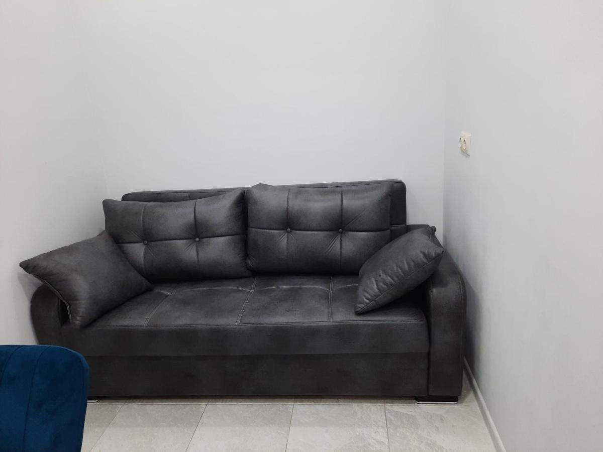 Apartment Desi With Sea View On The Beach In バトゥーミ エクステリア 写真